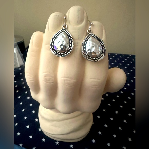 Vintage -Uniquely Carved Silver Dangle Earrings - Picture 1 of 3